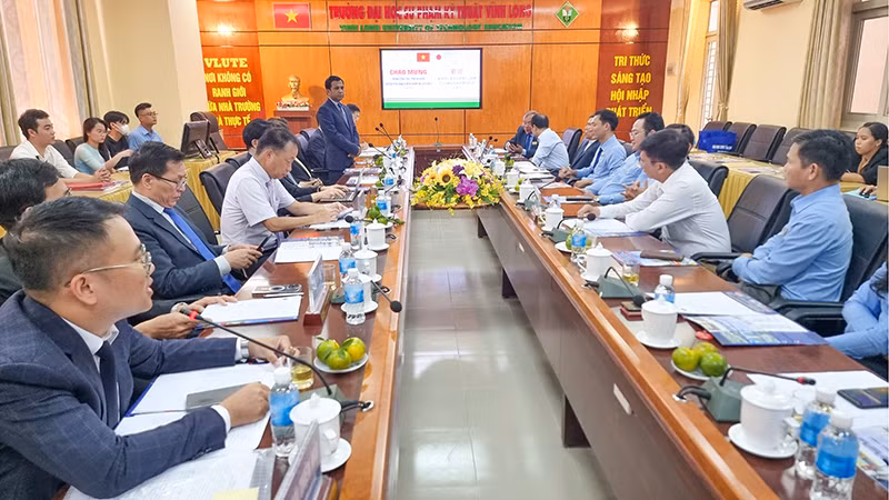 Trường đại học Sư phạm Kỹ thuật Vĩnh Long đón tiếp và làm việc với đoàn công tác tỉnh NIIGATA và Trường Đại học SANJO (Nhật Bản). Trường đại học Sư phạm Kỹ thuật Vĩnh Long đón tiếp và làm việc với đoàn công tác tỉnh NIIGATA và Trường Đại học SANJO (Nhật Bản).