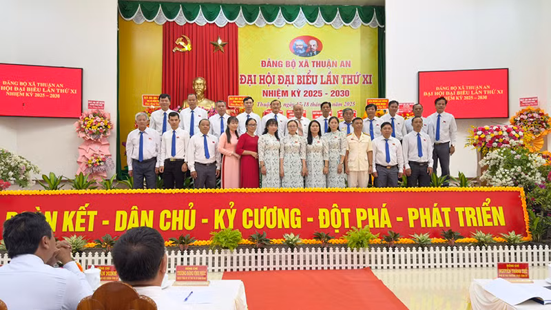Đại hội đã bầu đoàn đại biểu dự Đại hội Đảng bộ cấp trên. Đại hội đã bầu đoàn đại biểu dự Đại hội Đảng bộ cấp trên.