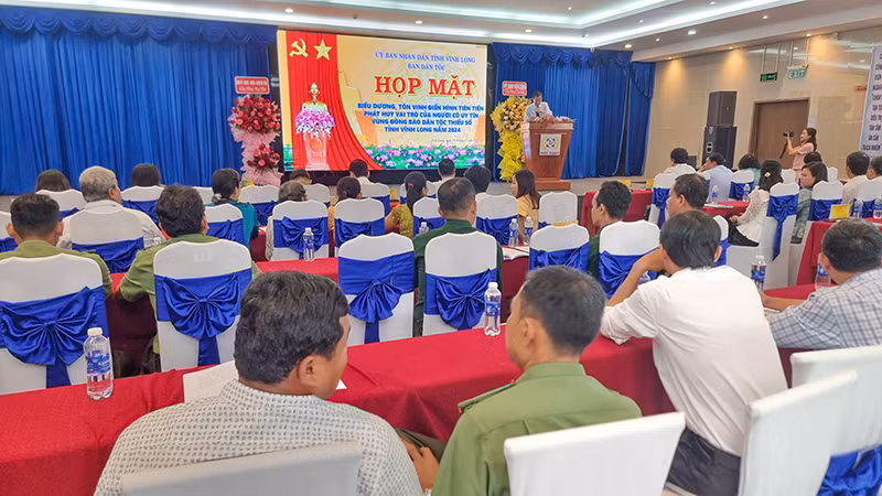 Quang cảnh buổi họp mặt.