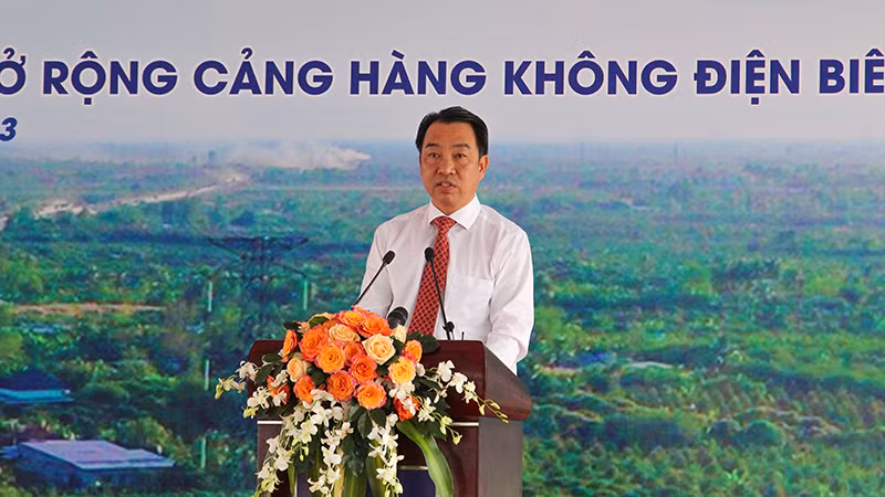Chủ tịch Ủy ban nhân dân tỉnh Vĩnh Long Lữ Quang Ngời phát biểu tại lễ khánh thành cao tốc Mỹ Thuận–Cần Thơ tại điểm cầu Vĩnh Long.