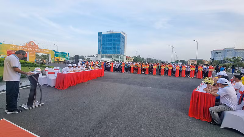 Một số hình ảnh tại lễ khai mạc. Một số hình ảnh tại lễ khai mạc.