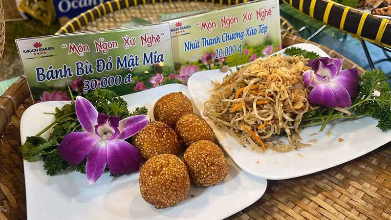 Món ngon xứ Nghệ tại Lễ hội.