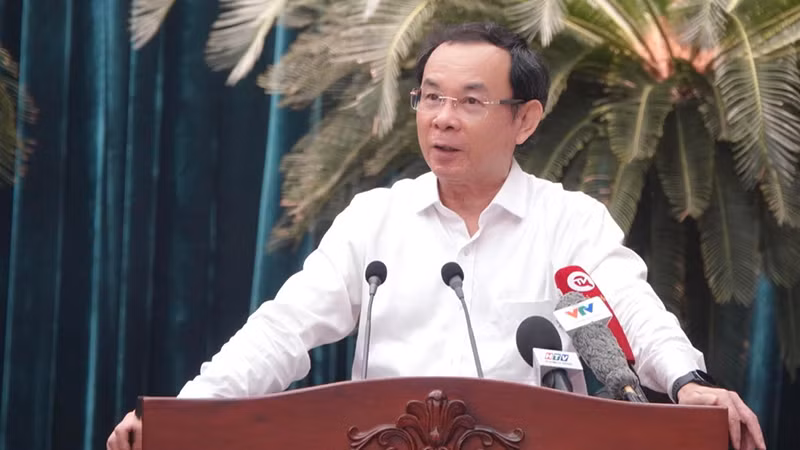 Đồng chí Nguyễn Văn Nên, Ủy viên Bộ Chính trị, Bí thư Thành ủy Thành phố Hồ Chí Minh phát biểu khai mạc hội nghị.