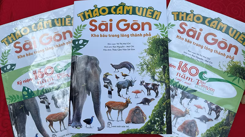 Bìa cuốn sách "Thảo Cầm Viên Sài Gòn-Kho báu trong lòng thành phố".