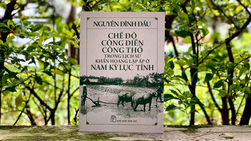 Bìa cuốn "“Chế độ công điền, công thổ trong lịch sử khẩn hoang Nam Kỳ lục tỉnh” của học giả Nguyễn Đình Đầu.