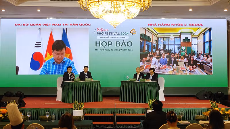 Quang cảnh buổi họp báo.
