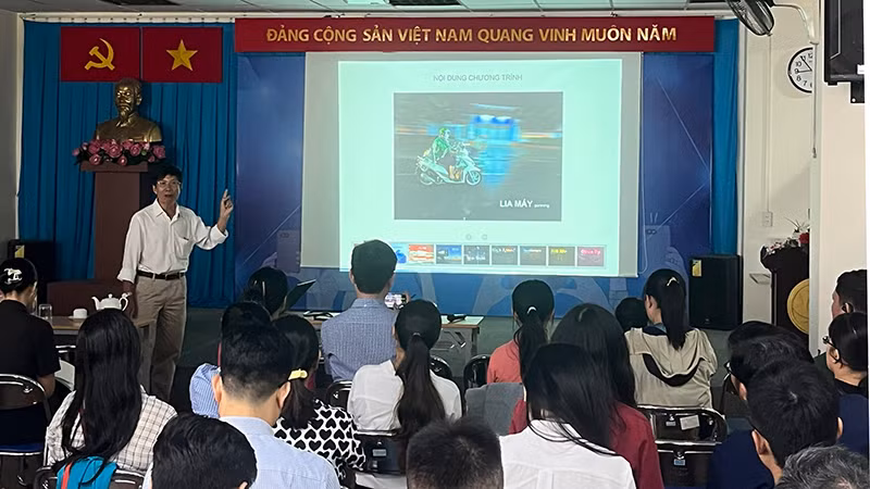 Đông đảo học viên tham dự lớp tập huấn.