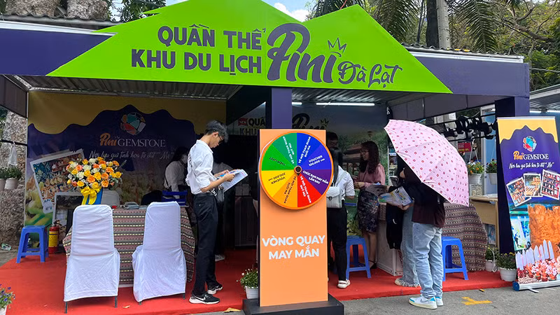 Ngày hội Du lịch Thành phố Chí Minh là cơ hội tốt để các đơn vị du lịch cải tiến phương thức kinh doanh. Ngày hội Du lịch Thành phố Chí Minh là cơ hội tốt để các đơn vị du lịch cải tiến phương thức kinh doanh.