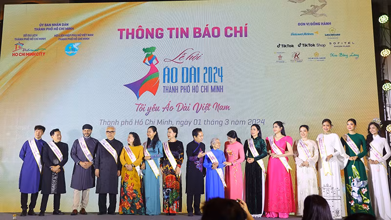 Các đại sứ Lễ hội Áo dài Thành phố Hồ Chí Minh năm 2024.