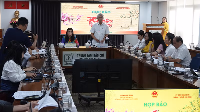Quang cảnh buổi họp báo chương trình Xuân Quê hương 2024.