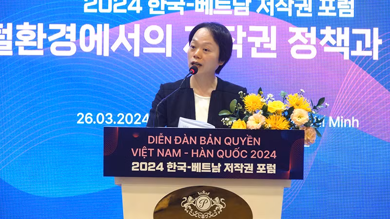 Bà Lee Young Ah, Trưởng phòng Hợp tác thương mại văn hóa - Bộ Văn hóa, Thể thao và Du lịch Hàn Quốc, đọc diễn văn chào mừng.