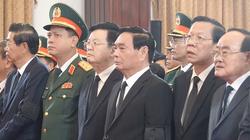 Các đồng chí lãnh đạo dự Lễ Truy điệu Tổng Bí thư Nguyễn Phú Trọng tại Hội trường Thống Nhất, Thành phố Hồ Chí Minh. Các đồng chí lãnh đạo dự Lễ Truy điệu Tổng Bí thư Nguyễn Phú Trọng tại Hội trường Thống Nhất, Thành phố Hồ Chí Minh.