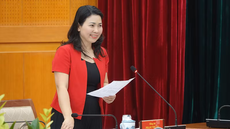 Đại biểu Đoàn công tác phát biểu tại buổi làm việc.