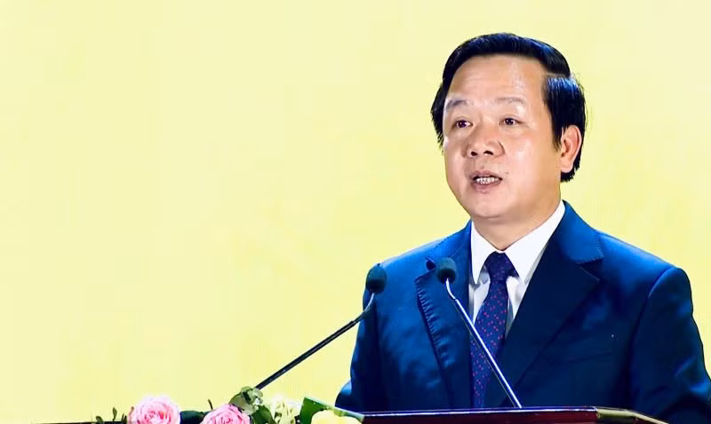 Đồng chí Phạm Quang Ngọc, Chủ tịch Ủy ban nhân dân tỉnh Ninh Bình phát biểu chỉ đạo.