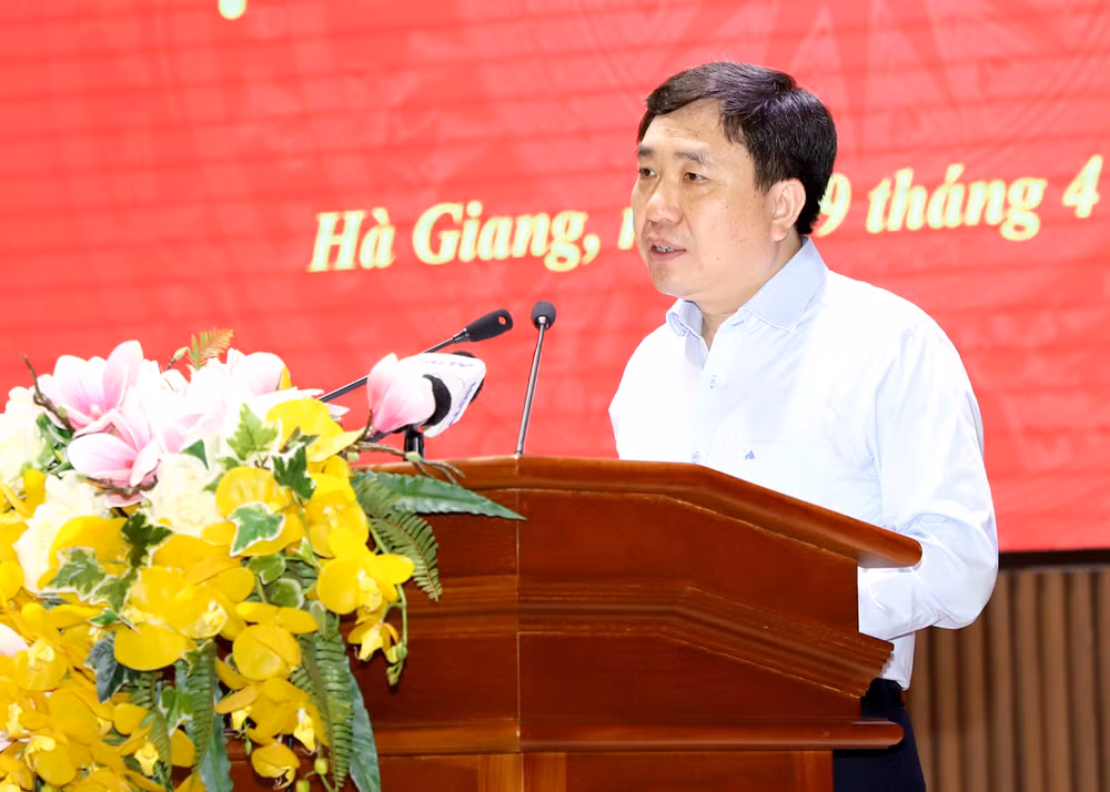 Quyền Bí thư Tỉnh ủy Hà Giang Nguyễn Mạnh Dũng phát biểu kết luận hội nghị.