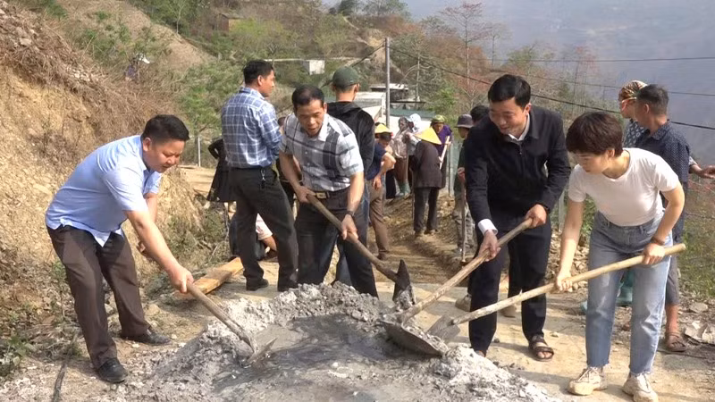 Khởi công làm đường vào thôn biên giới Lài Cò từ nguồn vốn xã hội hóa.