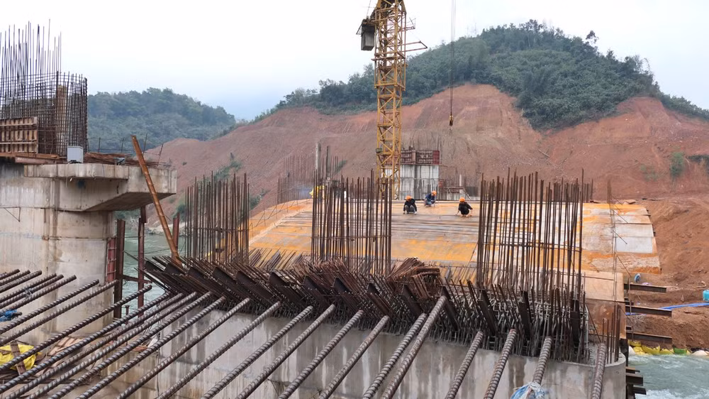 Đẩy nhanh tiến độ thi công dự án đập dâng nước tạo cảnh quan thành phố Hà Giang.
