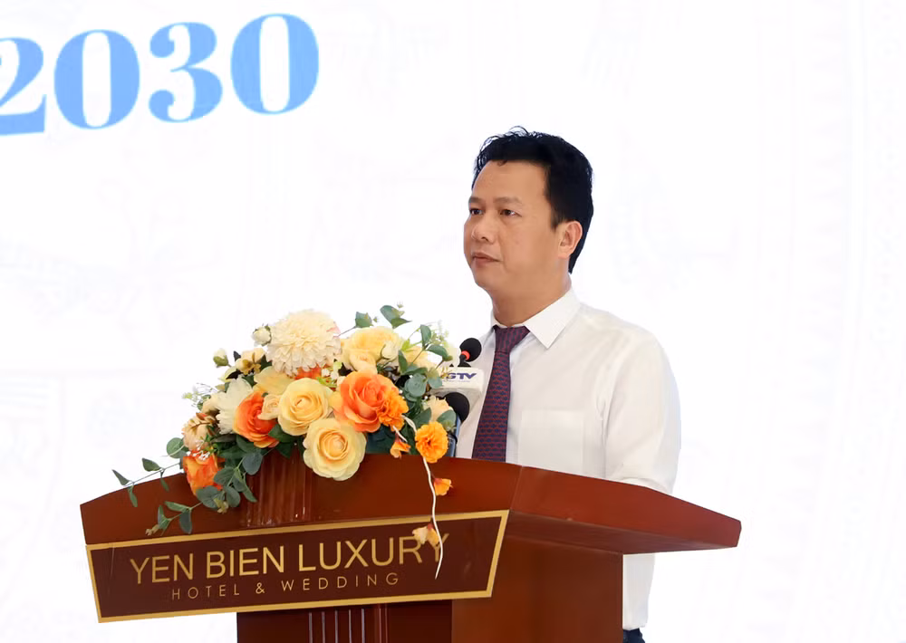 Bí thư Tỉnh ủy Hà Giang Đặng Quốc Khánh phát biểu tại hội nghị. Bí thư Tỉnh ủy Hà Giang Đặng Quốc Khánh phát biểu tại hội nghị.