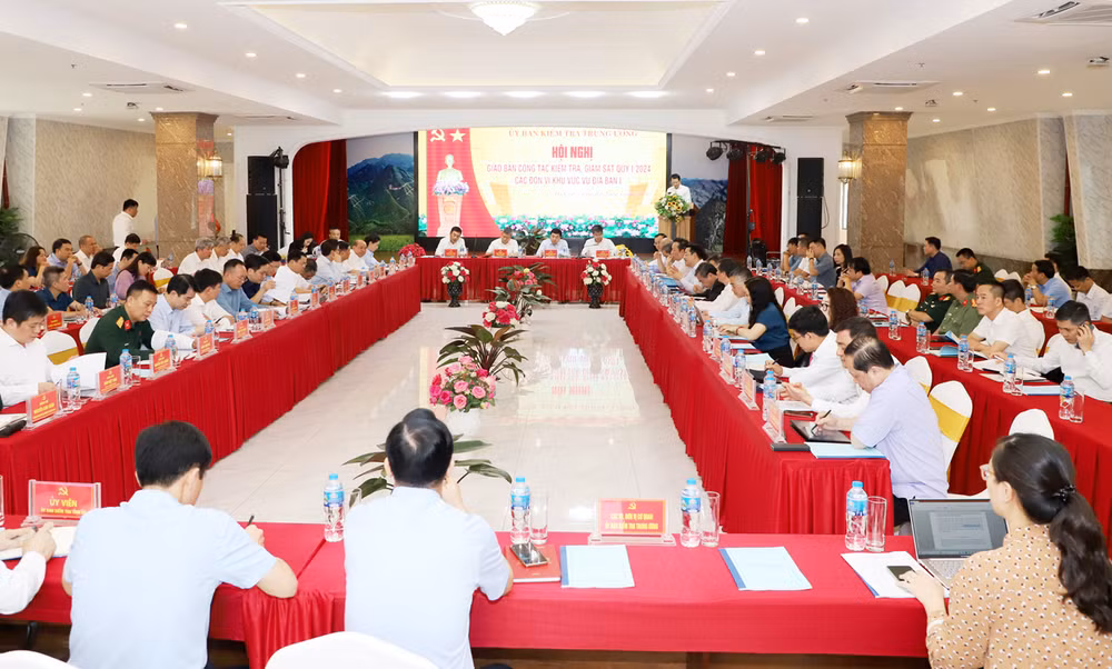Toàn cảnh hội nghị giao ban.