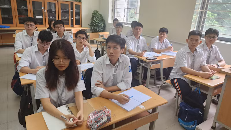 Giờ học của học sinh Trường trung học phổ thông chuyên Hà Nội-Amsterdam.