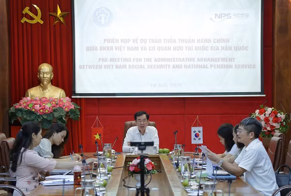 Các đại biểu dự cuộc họp tại điểm cầu Bảo hiểm xã hội Việt Nam. (Ảnh: Tâm Trung)