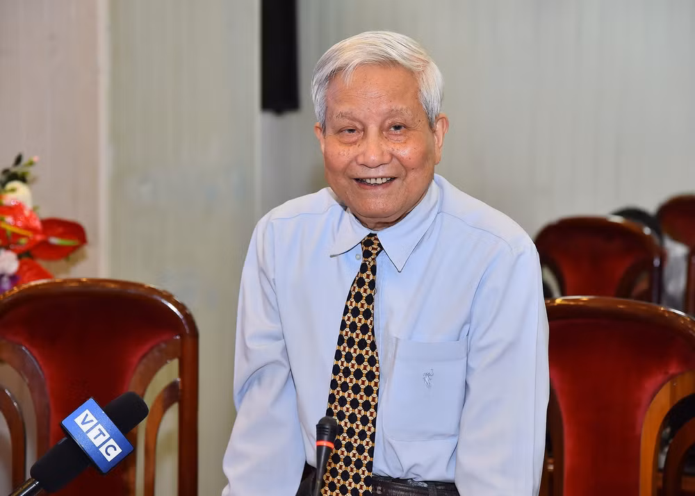 Nhà báo lão thành Hà Đăng chia sẻ những kỷ niệm về Tổng Bí thư Nguyễn Văn Linh tại Tọa đàm do Báo Nhân Dân tổ chức chiều 24/4/2023. Nhà báo lão thành Hà Đăng chia sẻ những kỷ niệm về Tổng Bí thư Nguyễn Văn Linh tại Tọa đàm do Báo Nhân Dân tổ chức chiều 24/4/2023.