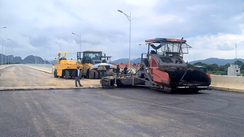 Quá trình thực hiện, các nhà thầu đã gặp không ít khó khăn, vướng mắc ảnh hưởng lớn tới tiến độ dự án.