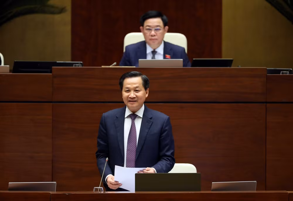 Phó Thủ tướng Chính phủ Lê Minh Khái trả lời chất vấn trước Quốc hội một số nội dung liên quan lĩnh vực kinh tế tổng hợp. (Ảnh: VGP)