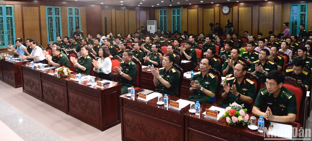 Các đại biểu tham dự lễ phát động cuộc thi.