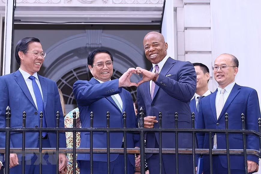 [Ảnh] Thủ tướng Phạm Minh Chính gặp Thị trưởng New York Eric Adams ảnh 3