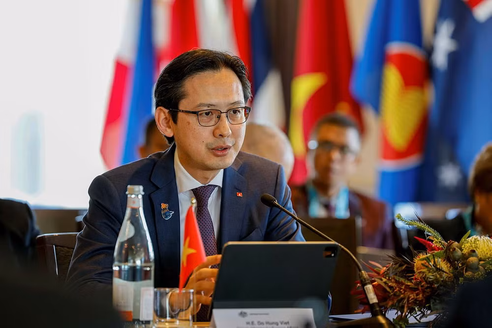 Thứ trưởng Ngoại giao Đỗ Hùng Việt, Trưởng SOM ASEAN của Việt Nam phát biểu. (Ảnh: Mofa)