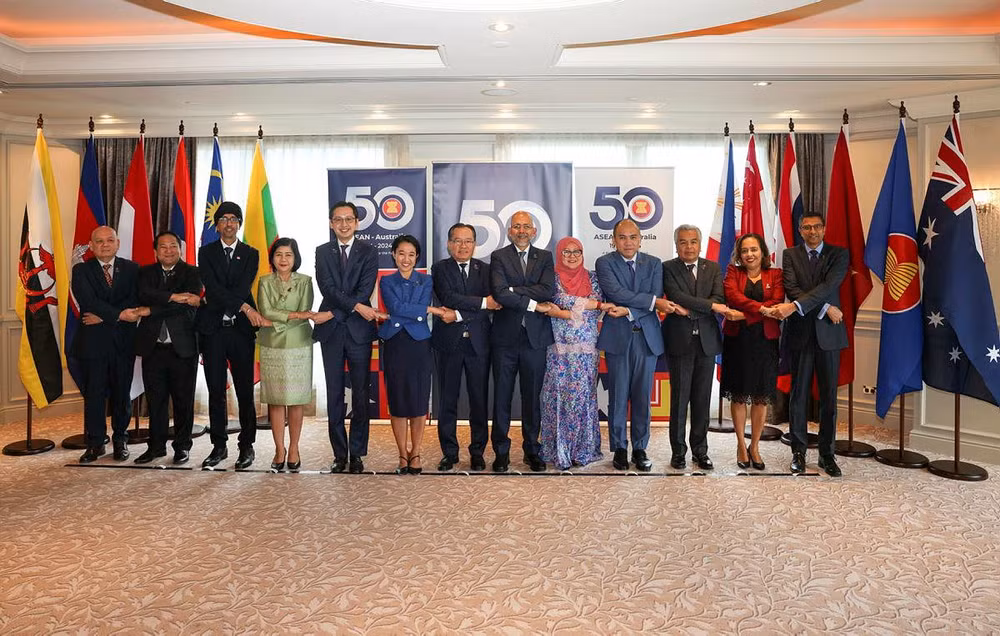 Trưởng đoàn các nước ASEAN và Australia chụp ảnh chung.
