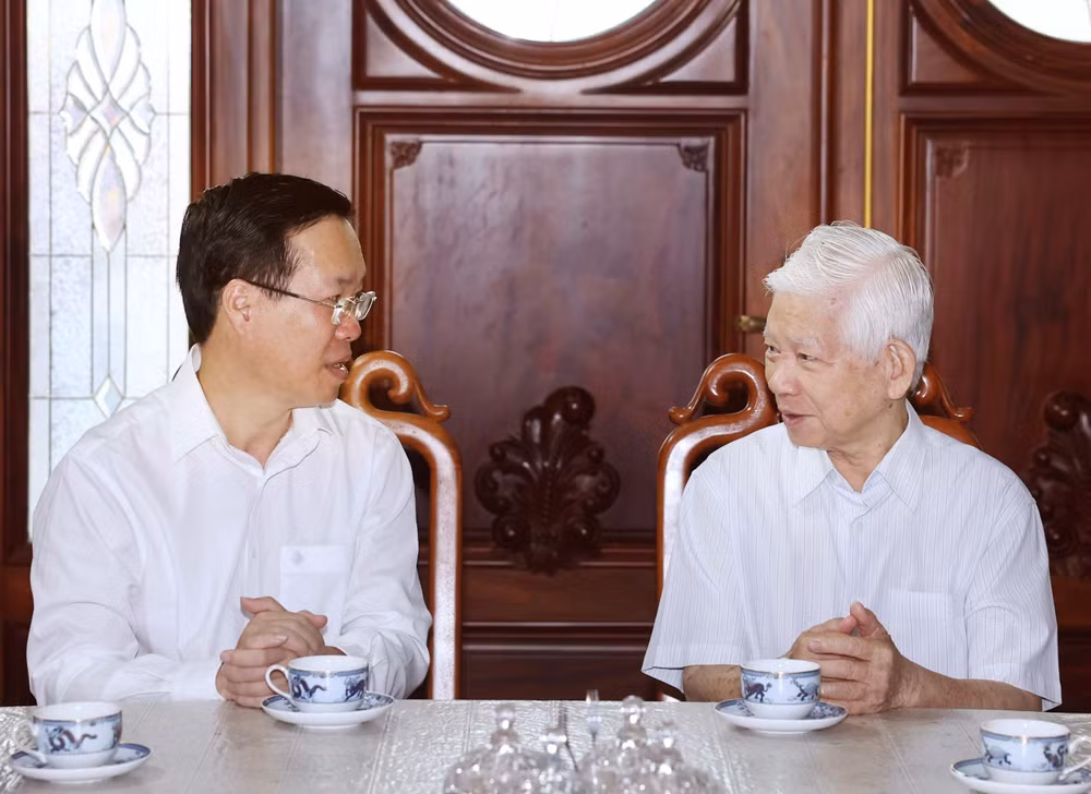 Chủ tịch nước Võ Văn Thưởng đến thăm, chúc Tết nguyên Chủ tịch nước Nguyễn Minh Triết. Chủ tịch nước Võ Văn Thưởng đến thăm, chúc Tết nguyên Chủ tịch nước Nguyễn Minh Triết.