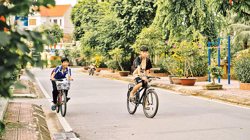Những tuyến đường xanh, sạch, đẹp là kết quả của quá trình xây dựng nông thôn mới ở huyện Đan Phượng.