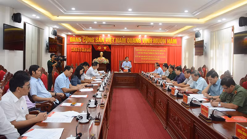 Quang cảnh buổi làm việc.
