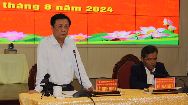 Bộ trưởng Lê Minh Hoan phát biểu tại buổi làm việc.