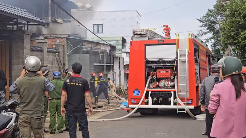 Phòng Cảnh sát Phòng cháy chữa cháy và Cứu nạn cứu hộ (Công an tỉnh Gia Lai) đã kịp thời dập tắt đám cháy.