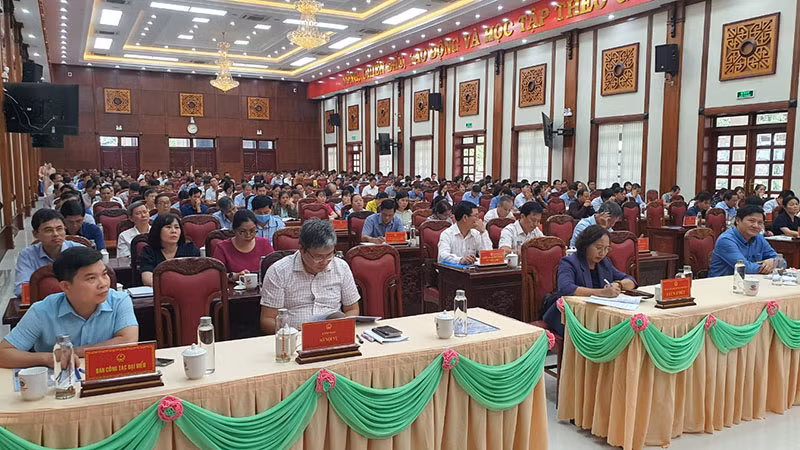Gần 300 đại biểu Hội đồng nhân dân các cấp tỉnh Gia Lai tham dự tập huấn.