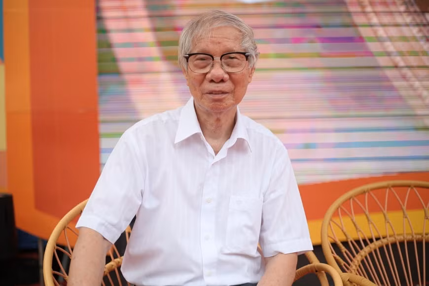 Nhà văn Hoàng Quốc Hải được biết đến với những bộ tiểu thuyết lịch sử đồ sộ, như: “Bão táp triều Trần”, “Tám triều vua Lý”. (Ảnh: qdnd.vn)