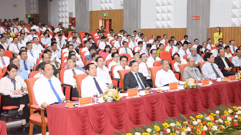 Đại biểu tham dự hội nghị. Đại biểu tham dự hội nghị.