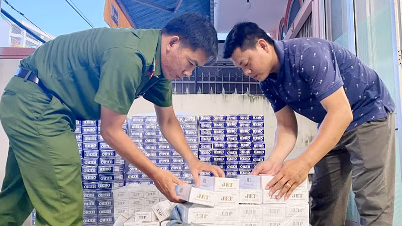 Đội Chống buôn lậu, Phòng Cảnh sát điều tra tội phạm về tham nhũng, kinh tế, buôn lậu, Công an tỉnh Kiên Giang bắt vụ vận chuyển thuốc lá lậu. 