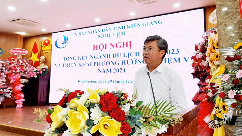 Phó Chủ tịch Ủy ban nhân dân tỉnh Kiên Giang phát biểu kết luận Hội nghị.