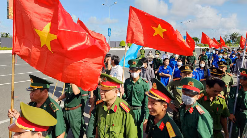 Lực lượng vũ trang, đoàn viên thanh niên tỉnh Kiên Giang diễu hành hưởng ứng Tháng hành động phòng, chống ma túy, Ngày Quốc tế phòng, chống ma túy và Ngày toàn dân phòng, chống ma túy (26/6) năm 2023. 