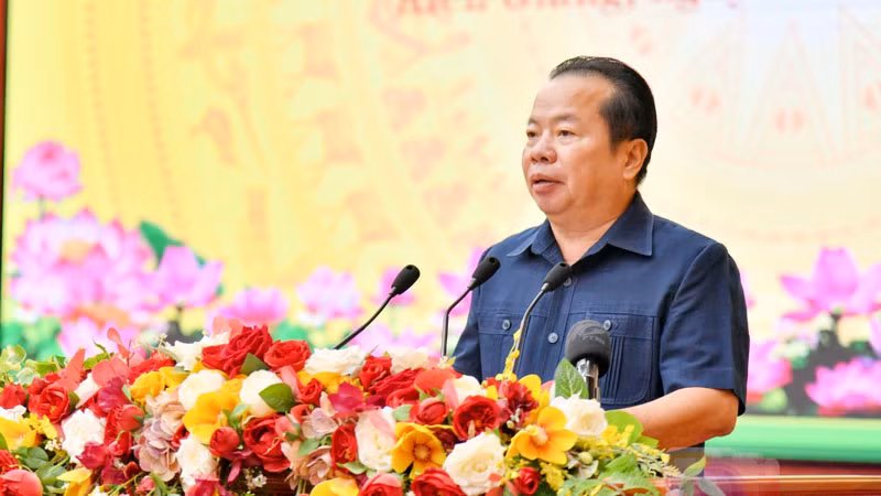 Phó Bí thư Thường trực Tỉnh ủy Kiên Giang Mai Văn Huỳnh phát biểu tại buổi lễ.