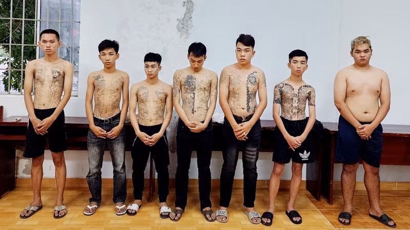 Nhóm đối thủ của Vũ “Công” cũng lần lượt bị bắt, cùng hành vi cố ý gây thương tích. (Ảnh: Công an cung cấp)