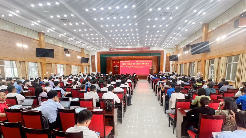 Quang cảnh hội nghị. Quang cảnh hội nghị.