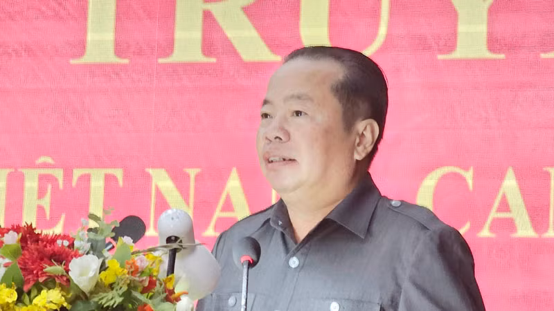 Phó Bí thư Thường trực Tỉnh ủy Kiên Giang Mai Văn Huỳnh phát biểu tại hội nghị. Phó Bí thư Thường trực Tỉnh ủy Kiên Giang Mai Văn Huỳnh phát biểu tại hội nghị.