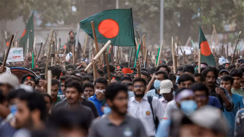 Biểu tình tại Đại học Dhaka, Bangladesh, ngày 16/7/2024. (Ảnh: Reuters)