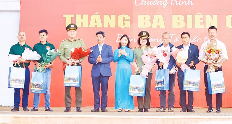 Tuổi trẻ Thành phố Hồ Chí Minh với các hoạt động hướng về biên giới tại tỉnh Đắk Nông.