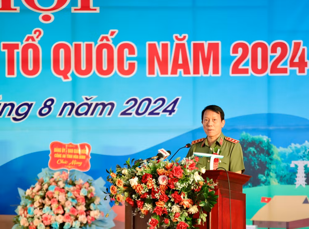 Bộ trưởng Lương Tam Quang phát biểu tại Ngày hội. Bộ trưởng Lương Tam Quang phát biểu tại Ngày hội.